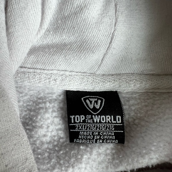 Woman’s Clemson hoodie, size 2XL, barely worn - Picture 2 of 2